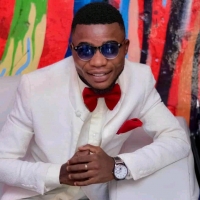 Pasteur divin kamanda