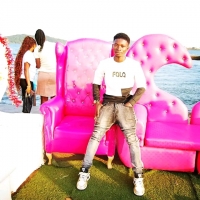 Accablant swagger boy