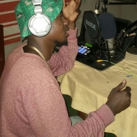 Joj de kas le cavalier Afrique débout